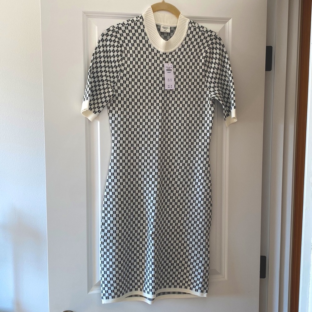 Abercrombie Green Mock Neck Sweater Dress NWT - medium tall